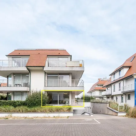 Near Dunes And Sea, Cleaning Included 아파트